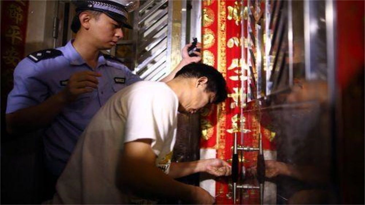 三明请开锁师傅开了锁后，师傅为什么一般都不进门，就算主人请也不进去？